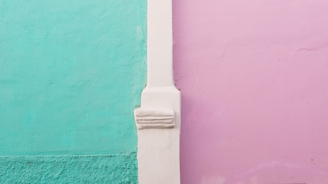 Советы по сочетанию цветов в интерьере: как избежать ошибок и создать гармонию